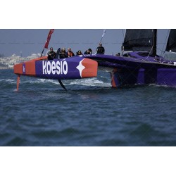 Bateau ocean fifty et son équipage lors de la med max
